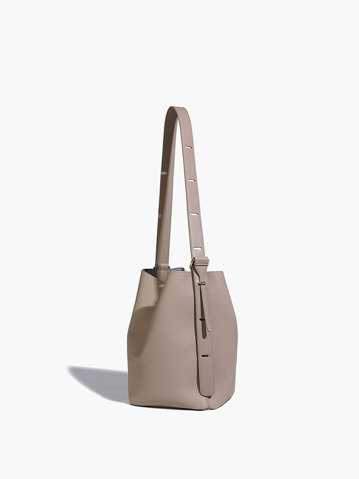 Addison™ I Bucket bag with adjustable strap